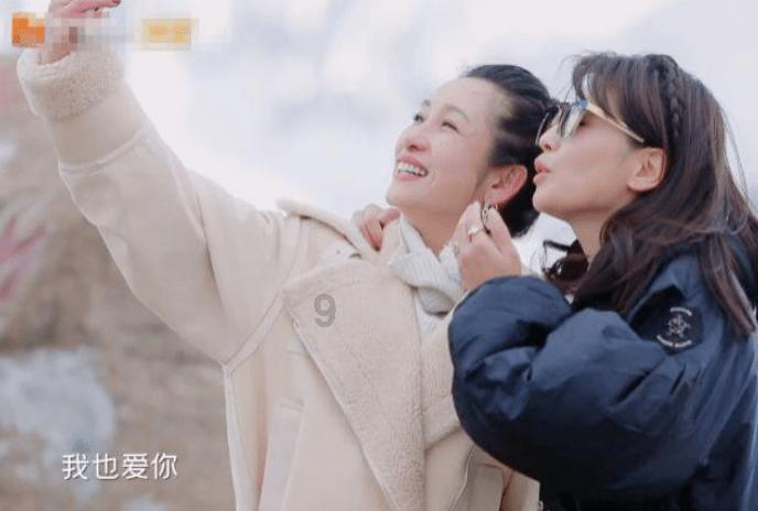 逃离废墟镇