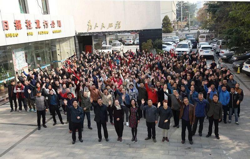 科学家认为：恐龙并未全部灭绝，有一部分进化成了鸡鸭鹅